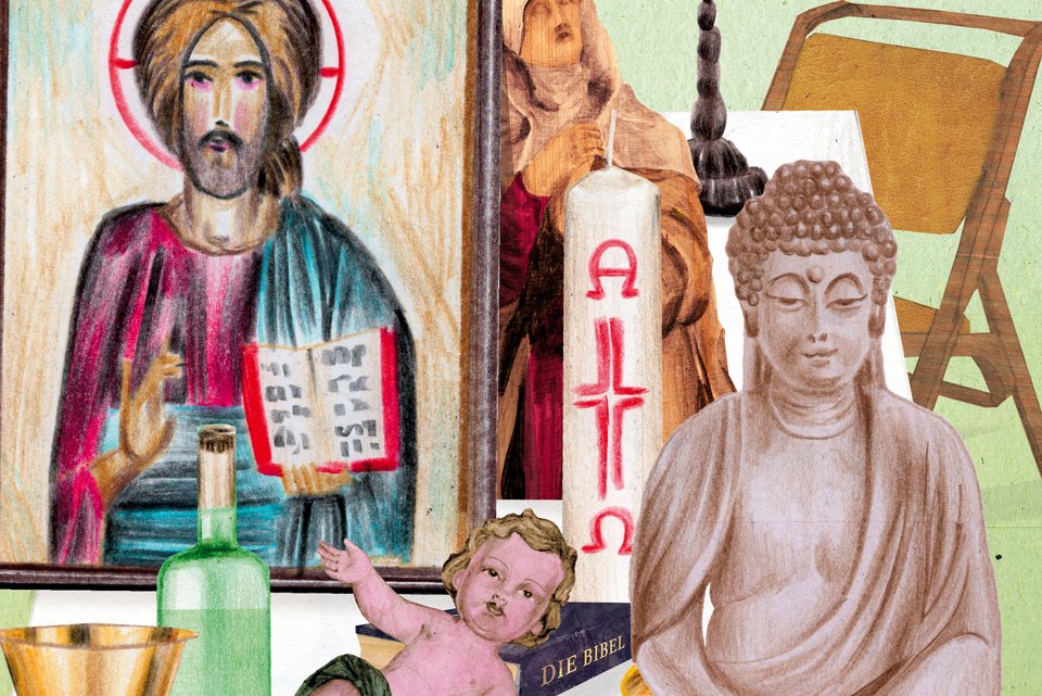 Die Illustration zeigt eine Buddha-Figur, ein Jesus-Bild, einen Engel, eine Kerze mit Inschrift und andere religiöse Symbole.