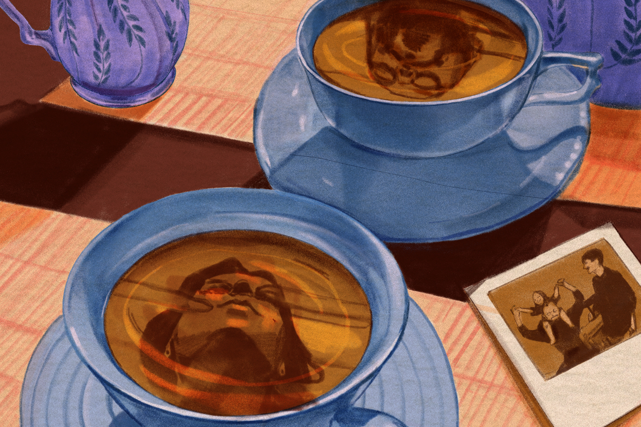 Die Illustration zeigt einen Kaffeetisch, auf dem zwei Tassen stehen, in denen sich Gesichter spiegeln
