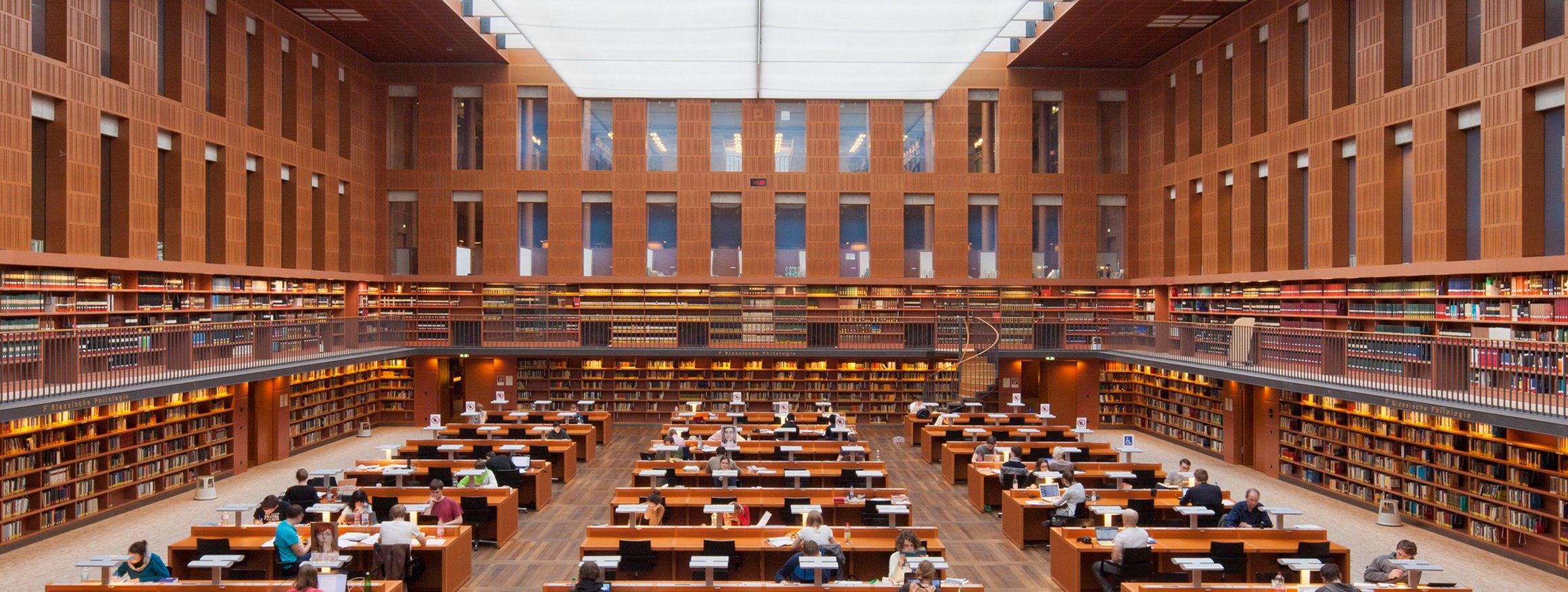 Der große Lesesaal der Sächsischen Landesbibliothek in Dresden