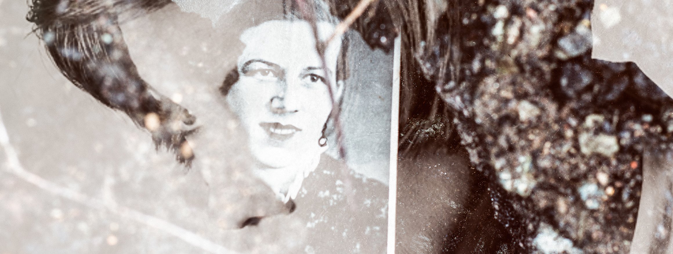 Die Collage zeigt zwei Frauengesichter als Erinnerung an eine Tote 