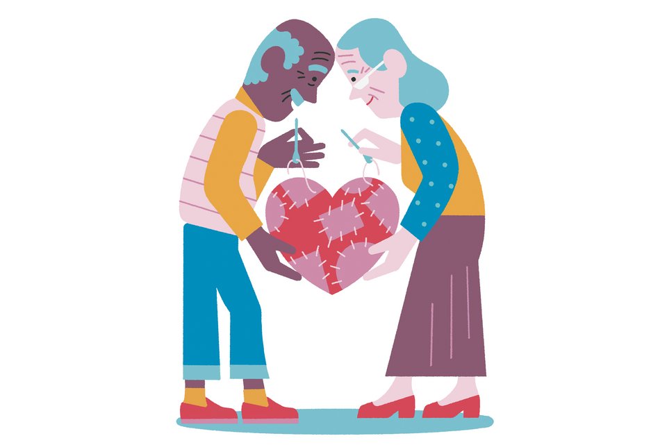 Die Illustration zeigt ein älteres Ehepaar, das gemeinsam mit Nadel und Faden liebevoll ein Herz flickt