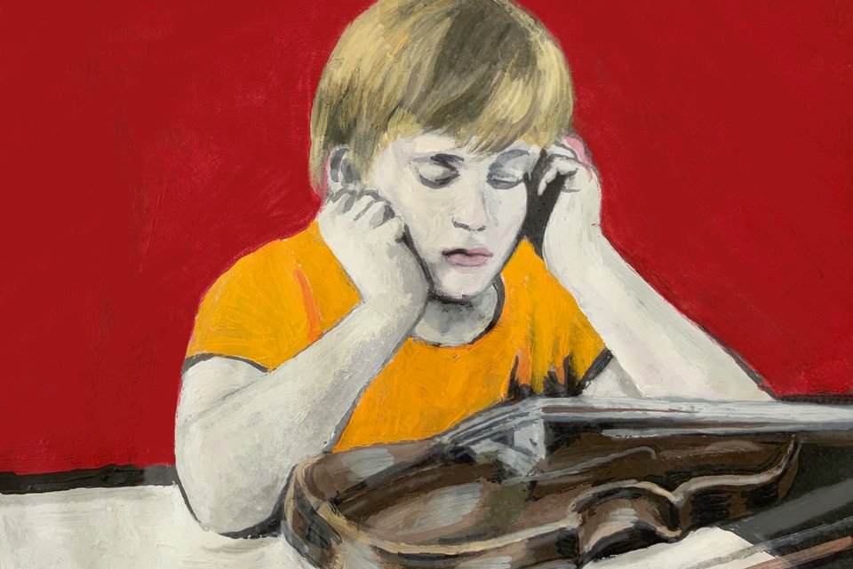 Die Illustration zeigt ein Kind, dass mit einer Geige vor einem Buch sitzt, die Hände auf den Kopf gestützt