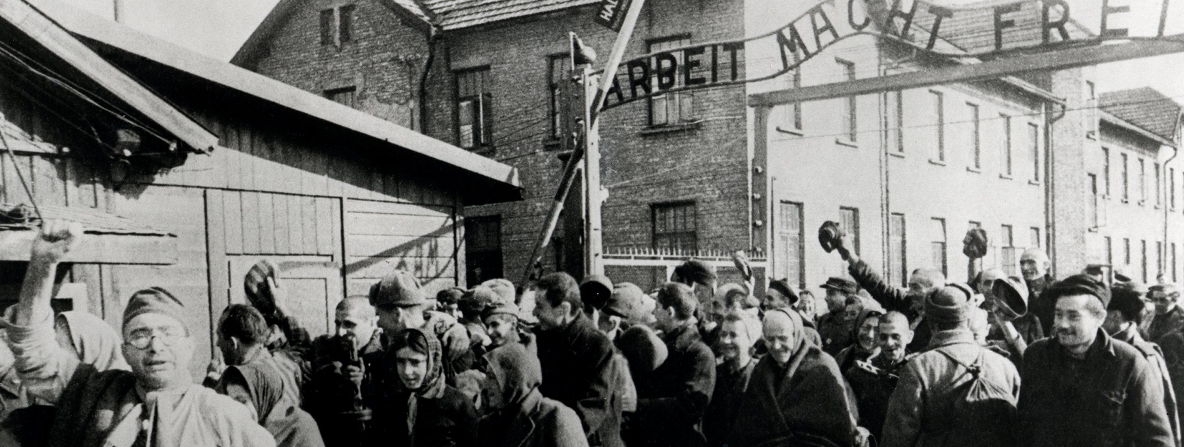 Überlebende des Konzentrationslagers Ausschwitz im Februar 1945
